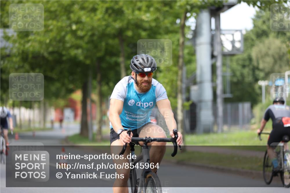 10.08.2025 - GEWOBA Citytriathlon Bremen Yannick Fuchs http://msf.ph/oto/8545964 10.08.2025 13:00:41 Radfahren 581, 613, 785, 1023 meine-sportfotos.de