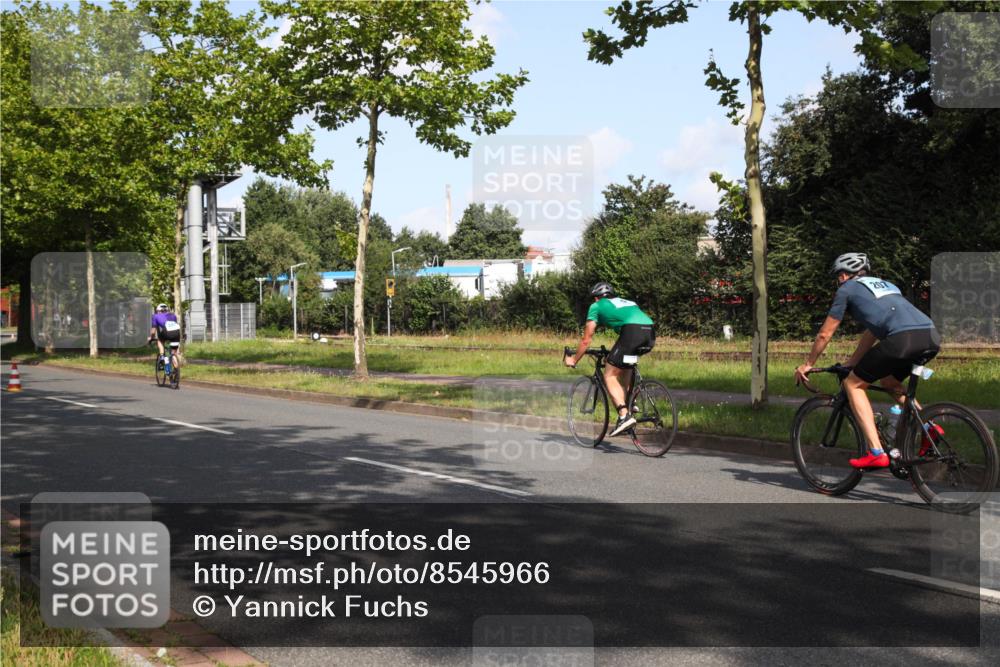10.08.2025 - GEWOBA Citytriathlon Bremen Yannick Fuchs http://msf.ph/oto/8545966 10.08.2025 10:37:26 Radfahren 33, 75, 121, 145, 219, 455, 485 meine-sportfotos.de