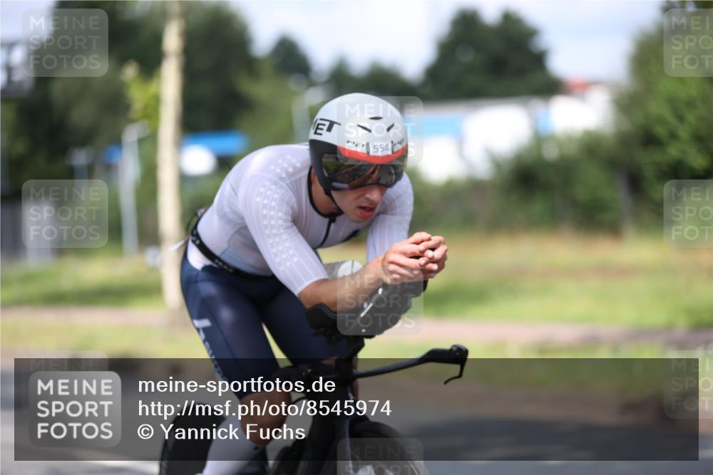 10.08.2025 - GEWOBA Citytriathlon Bremen Yannick Fuchs http://msf.ph/oto/8545974 10.08.2025 12:06:11 Radfahren 554, 614, 729 meine-sportfotos.de