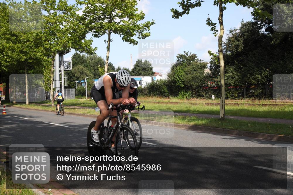 10.08.2025 - GEWOBA Citytriathlon Bremen Yannick Fuchs http://msf.ph/oto/8545986 10.08.2025 10:37:34 Radfahren 33, 49, 75, 121, 123, 145, 219, 375, 455, 485 meine-sportfotos.de