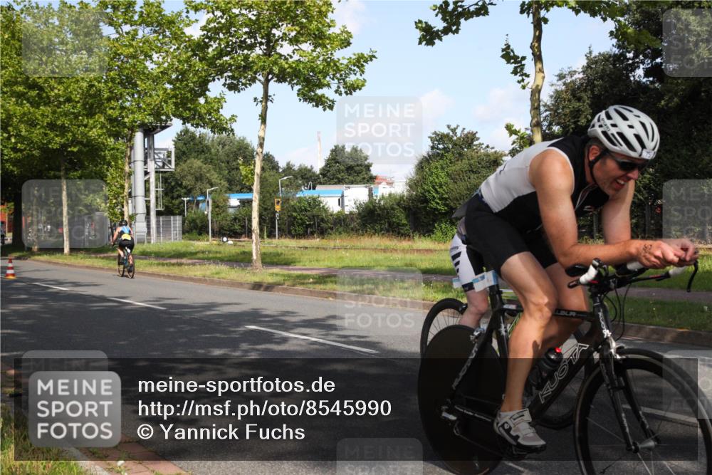 10.08.2025 - GEWOBA Citytriathlon Bremen Yannick Fuchs http://msf.ph/oto/8545990 10.08.2025 10:37:34 Radfahren 33, 49, 75, 121, 123, 145, 219, 375, 455, 485 meine-sportfotos.de
