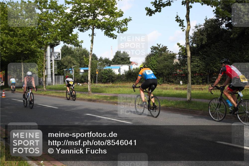 10.08.2025 - GEWOBA Citytriathlon Bremen Yannick Fuchs http://msf.ph/oto/8546041 10.08.2025 10:37:51 Radfahren 49, 69, 123, 375, 402, 458, 474, 501 meine-sportfotos.de