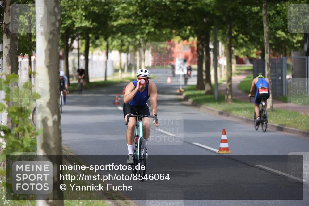 10.08.2025 - GEWOBA Citytriathlon Bremen Yannick Fuchs http://msf.ph/oto/8546064 10.08.2025 12:06:31 Radfahren 580, 614, 634, 658, 714 meine-sportfotos.de