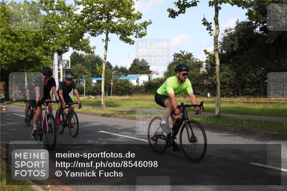 10.08.2025 - GEWOBA Citytriathlon Bremen Yannick Fuchs http://msf.ph/oto/8546098 10.08.2025 10:38:18 Radfahren 5, 19, 93, 101, 207, 247, 391, 463, 482 meine-sportfotos.de