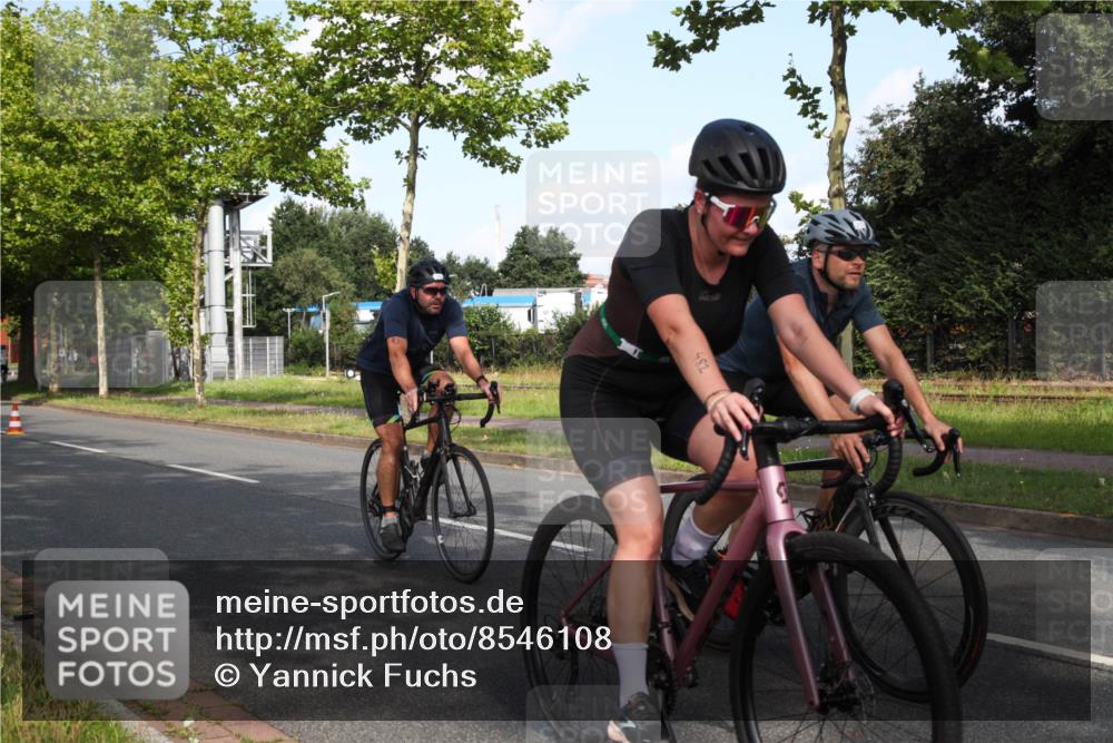 10.08.2025 - GEWOBA Citytriathlon Bremen Yannick Fuchs http://msf.ph/oto/8546108 10.08.2025 10:38:18 Radfahren 5, 19, 93, 101, 207, 247, 391, 463, 482 meine-sportfotos.de