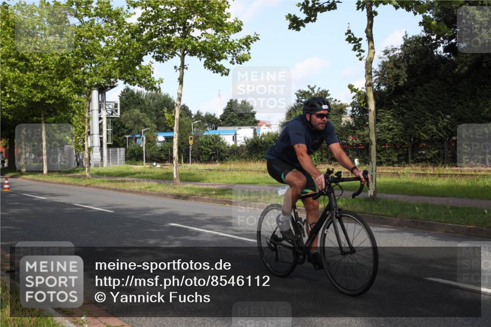 10.08.2025 - GEWOBA Citytriathlon Bremen Yannick Fuchs http://msf.ph/oto/8546112 10.08.2025 10:38:19 Radfahren 5, 19, 93, 101, 207, 247, 391, 463, 475, 482 meine-sportfotos.de
