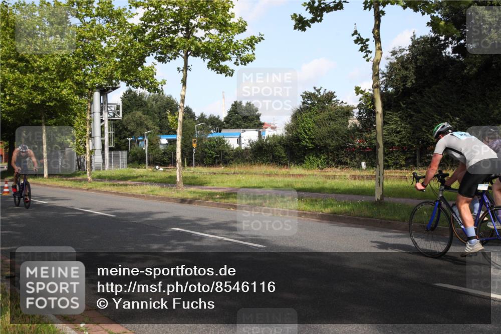 10.08.2025 - GEWOBA Citytriathlon Bremen Yannick Fuchs http://msf.ph/oto/8546116 10.08.2025 10:38:20 Radfahren 5, 19, 93, 101, 207, 211, 247, 391, 463, 475, 482 meine-sportfotos.de