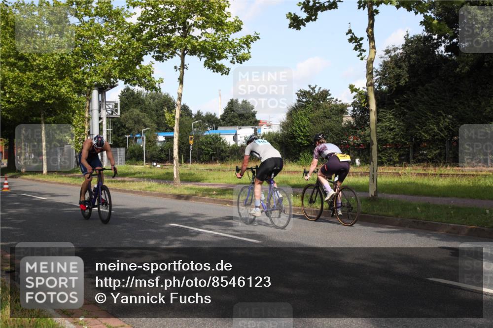 10.08.2025 - GEWOBA Citytriathlon Bremen Yannick Fuchs http://msf.ph/oto/8546123 10.08.2025 10:38:21 Radfahren 5, 19, 93, 101, 207, 211, 247, 391, 463, 475, 482 meine-sportfotos.de