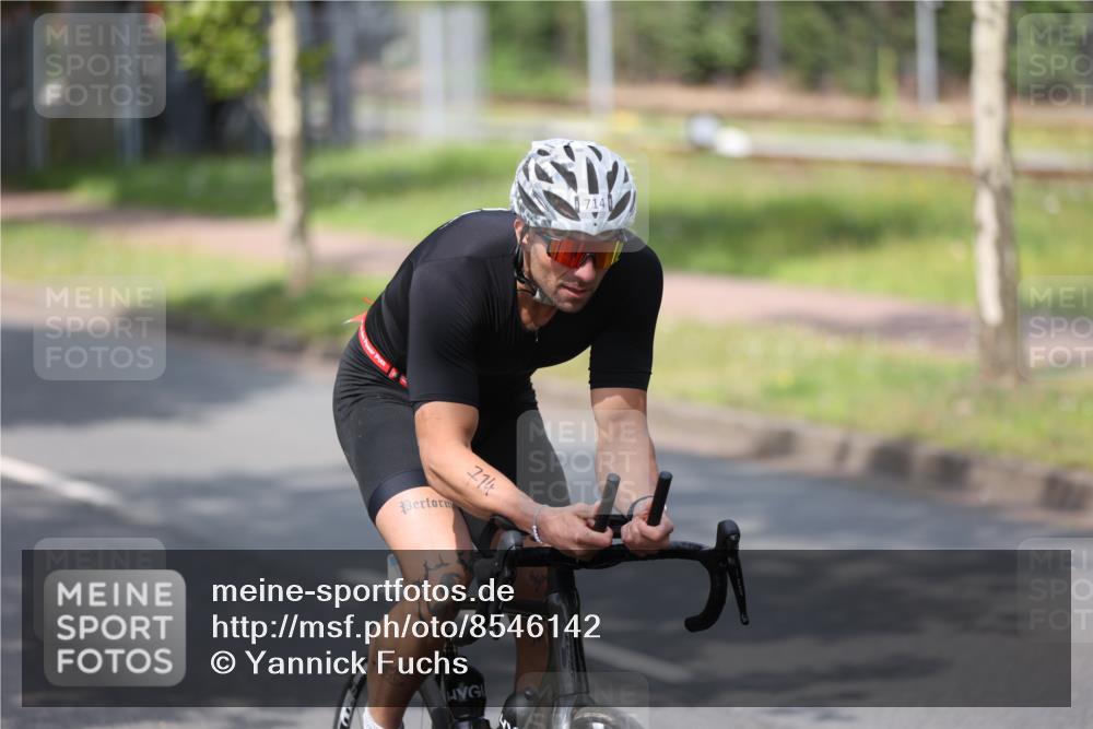 10.08.2025 - GEWOBA Citytriathlon Bremen Yannick Fuchs http://msf.ph/oto/8546142 10.08.2025 12:06:37 Radfahren 580, 613, 634, 658, 714 meine-sportfotos.de