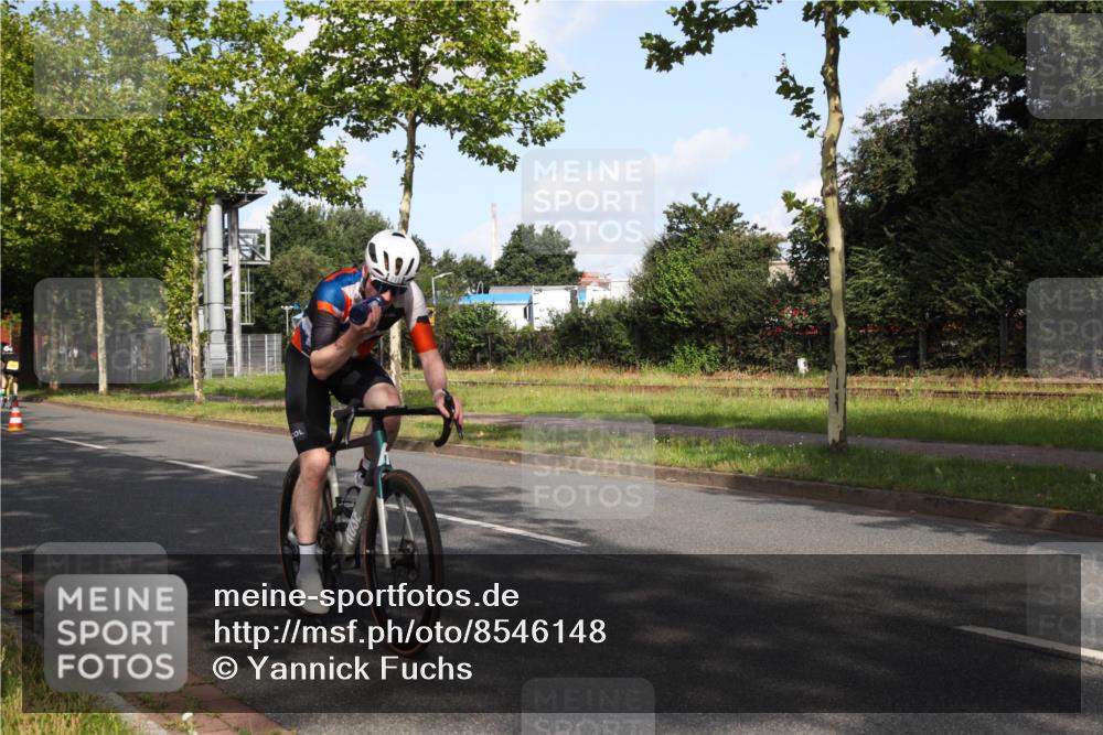 10.08.2025 - GEWOBA Citytriathlon Bremen Yannick Fuchs http://msf.ph/oto/8546148 10.08.2025 10:38:30 Radfahren 5, 19, 93, 101, 163, 207, 211, 247, 391, 463, 475, 513 meine-sportfotos.de