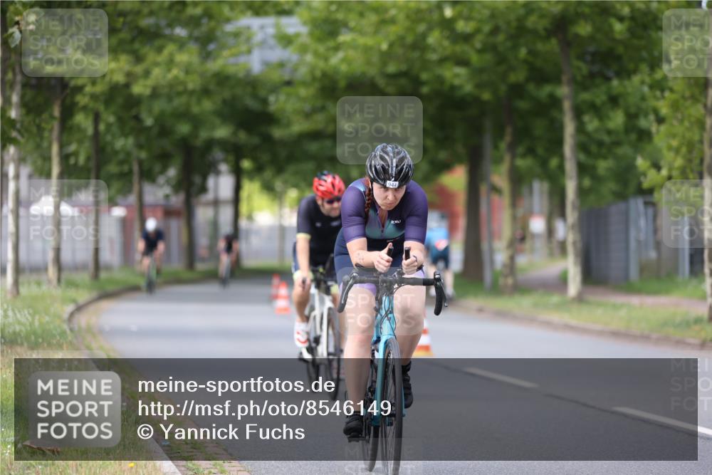 10.08.2025 - GEWOBA Citytriathlon Bremen Yannick Fuchs http://msf.ph/oto/8546149 10.08.2025 13:01:10 Radfahren 646, 669, 684, 713, 829, 837, 862, 926, 944, 1001 meine-sportfotos.de