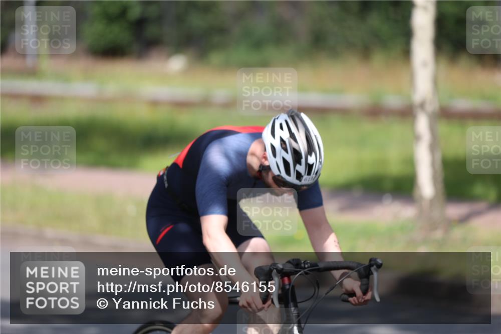 10.08.2025 - GEWOBA Citytriathlon Bremen Yannick Fuchs http://msf.ph/oto/8546155 10.08.2025 12:06:44 Radfahren 613, 658, 714 meine-sportfotos.de