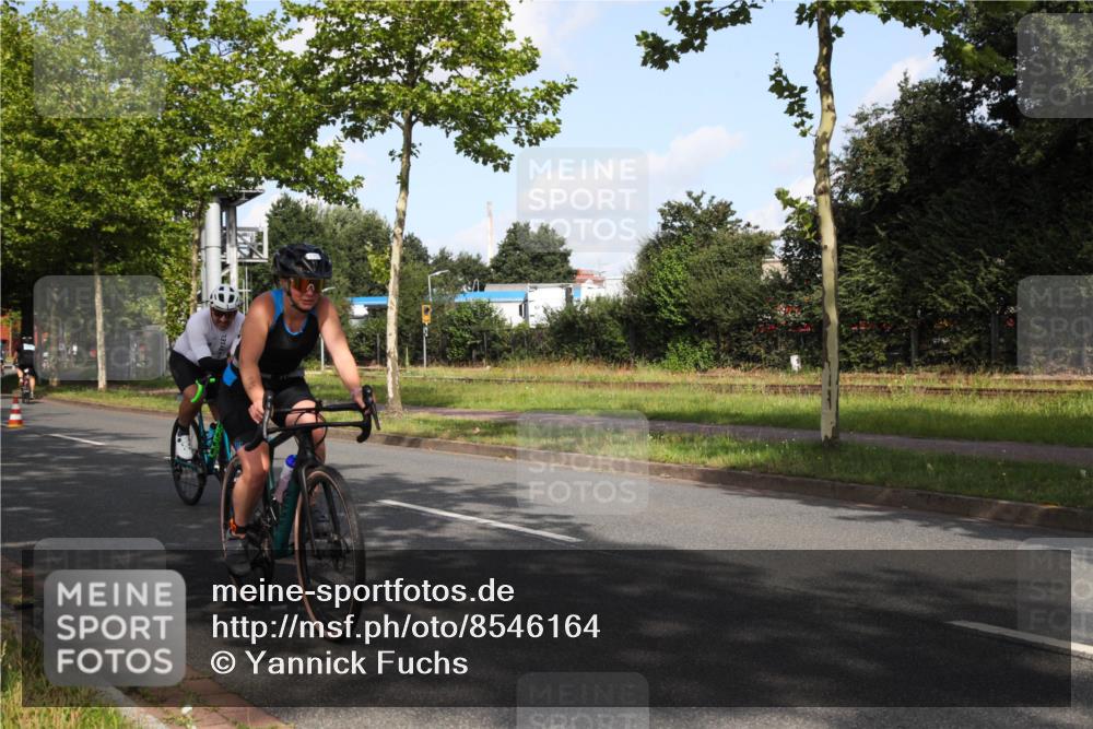 10.08.2025 - GEWOBA Citytriathlon Bremen Yannick Fuchs http://msf.ph/oto/8546164 10.08.2025 10:38:35 Radfahren 5, 31, 63, 101, 163, 211, 391, 429, 443, 463, 475, 513 meine-sportfotos.de