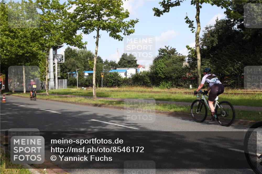 10.08.2025 - GEWOBA Citytriathlon Bremen Yannick Fuchs http://msf.ph/oto/8546172 10.08.2025 10:38:36 Radfahren 31, 63, 101, 163, 211, 391, 429, 443, 463, 475, 513 meine-sportfotos.de