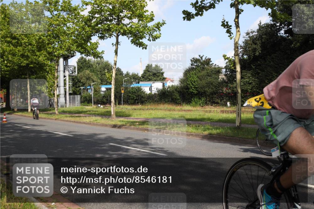10.08.2025 - GEWOBA Citytriathlon Bremen Yannick Fuchs http://msf.ph/oto/8546181 10.08.2025 10:38:39 Radfahren 31, 63, 119, 163, 211, 429, 443, 463, 475, 506, 513 meine-sportfotos.de