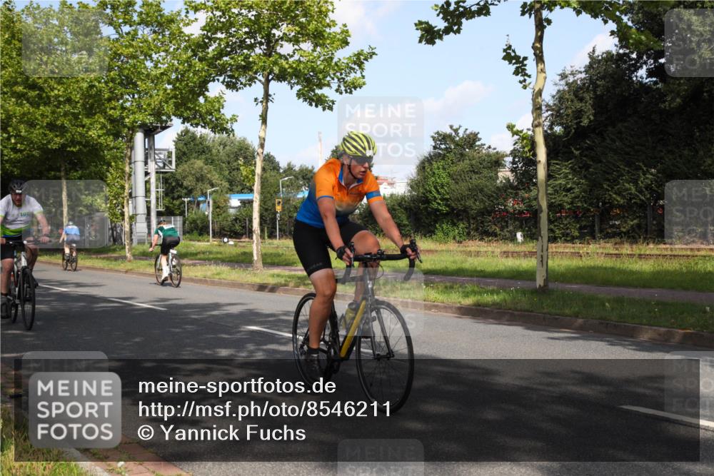 10.08.2025 - GEWOBA Citytriathlon Bremen Yannick Fuchs http://msf.ph/oto/8546211 10.08.2025 10:38:46 Radfahren 31, 63, 119, 163, 417, 429, 443, 506, 513 meine-sportfotos.de
