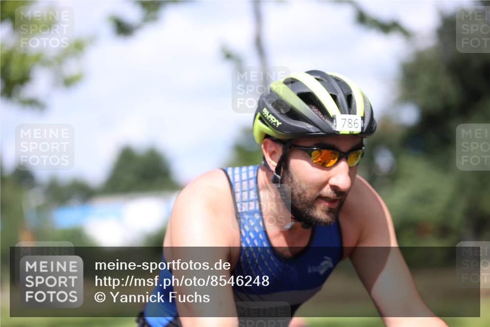 10.08.2025 - GEWOBA Citytriathlon Bremen Yannick Fuchs http://msf.ph/oto/8546248 10.08.2025 12:07:27 Radfahren 650, 740, 786, 815, 831 meine-sportfotos.de