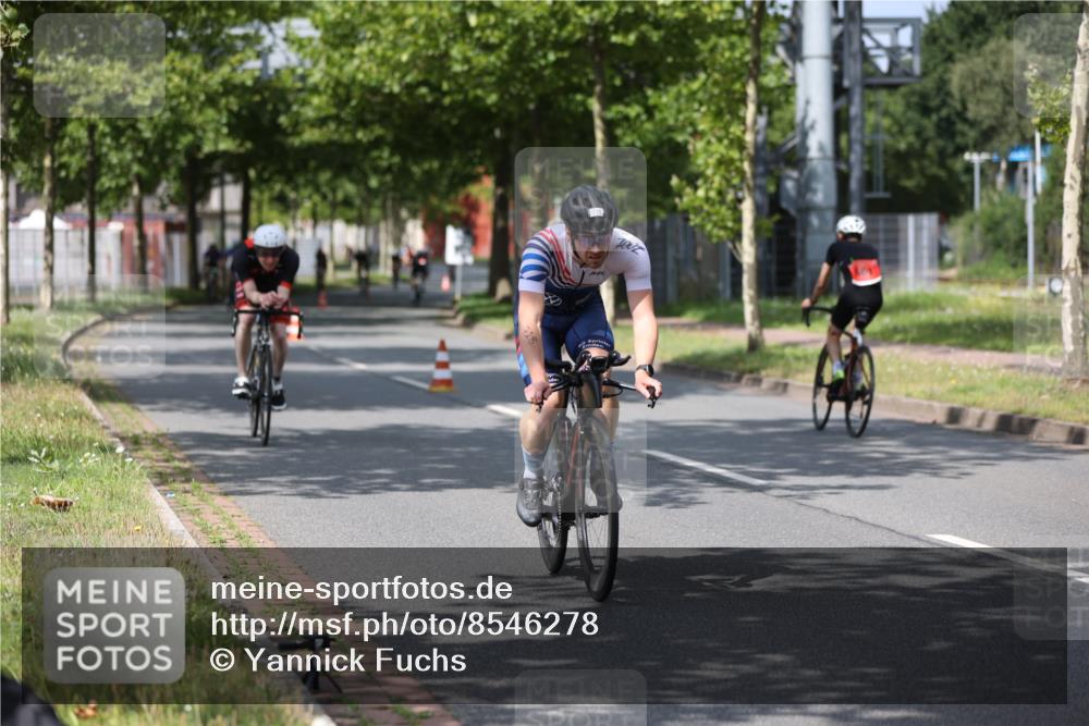 10.08.2025 - GEWOBA Citytriathlon Bremen Yannick Fuchs http://msf.ph/oto/8546278 10.08.2025 12:07:33 Radfahren 559, 646, 650, 693, 705, 706, 721, 740, 786, 815, 831 meine-sportfotos.de