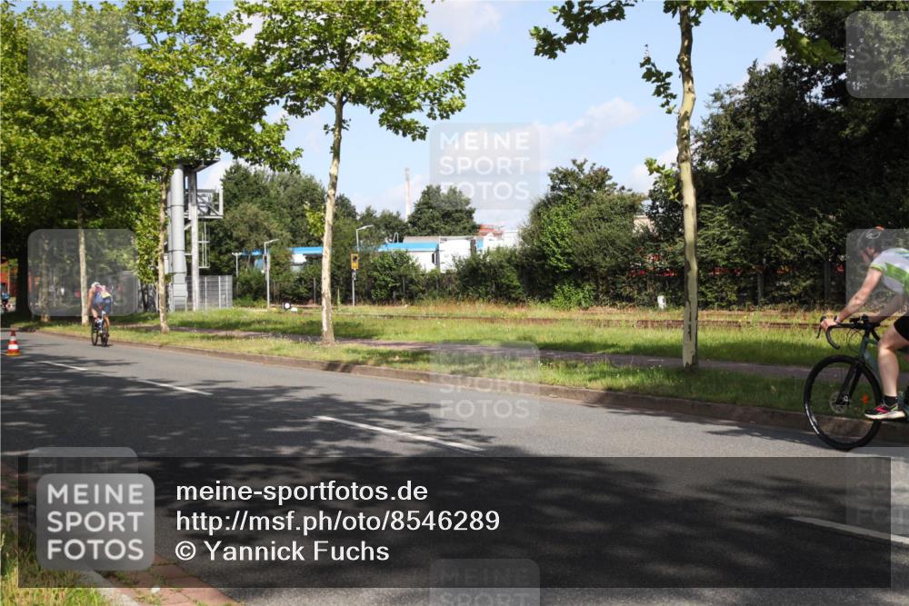 10.08.2025 - GEWOBA Citytriathlon Bremen Yannick Fuchs http://msf.ph/oto/8546289 10.08.2025 10:39:11 Radfahren 35, 107, 111, 113, 165, 215, 417, 472, 481, 498, 499 meine-sportfotos.de