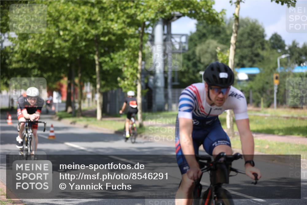 10.08.2025 - GEWOBA Citytriathlon Bremen Yannick Fuchs http://msf.ph/oto/8546291 10.08.2025 12:07:33 Radfahren 559, 646, 650, 693, 705, 706, 721, 740, 786, 815, 831 meine-sportfotos.de