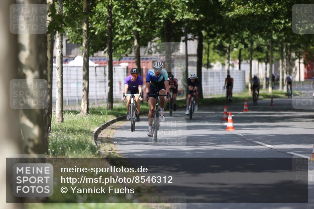 10.08.2025 - GEWOBA Citytriathlon Bremen Yannick Fuchs http://msf.ph/oto/8546312 10.08.2025 12:07:36 Radfahren 559, 646, 650, 693, 705, 706, 721, 723, 740, 786, 815, 879 meine-sportfotos.de