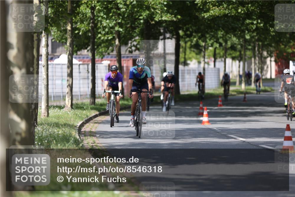 10.08.2025 - GEWOBA Citytriathlon Bremen Yannick Fuchs http://msf.ph/oto/8546318 10.08.2025 12:07:36 Radfahren 559, 646, 650, 693, 705, 706, 721, 723, 740, 786, 815, 879 meine-sportfotos.de