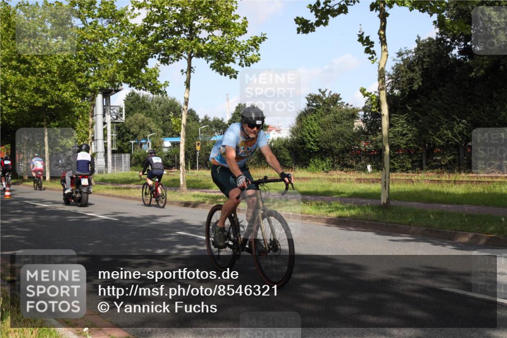 10.08.2025 - GEWOBA Citytriathlon Bremen Yannick Fuchs http://msf.ph/oto/8546321 10.08.2025 10:39:18 Radfahren 35, 107, 111, 165, 215, 233, 440, 472, 481 meine-sportfotos.de