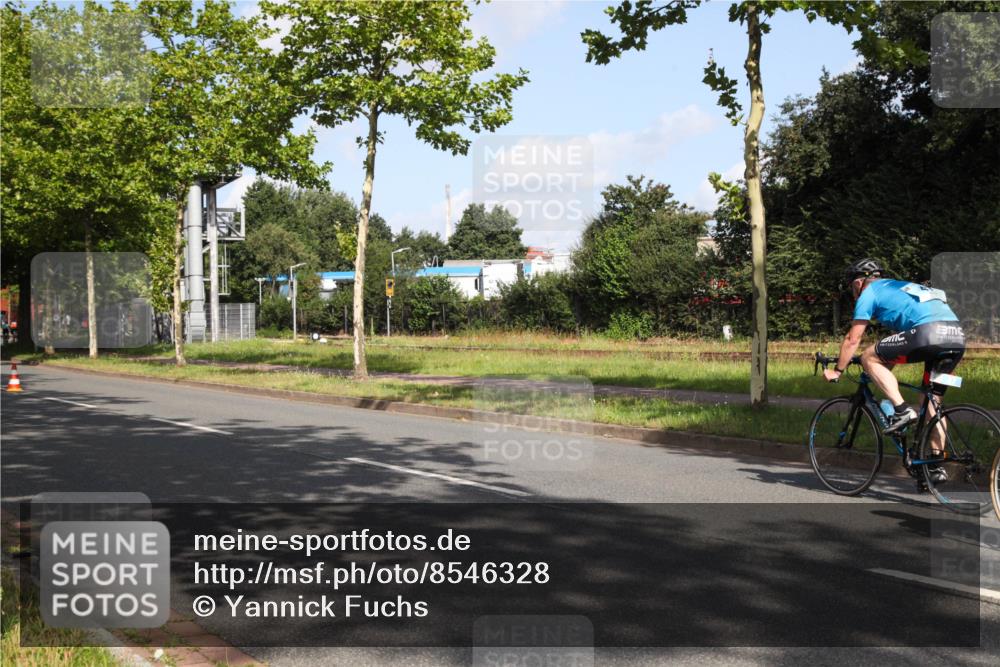 10.08.2025 - GEWOBA Citytriathlon Bremen Yannick Fuchs http://msf.ph/oto/8546328 10.08.2025 10:39:24 Radfahren 35, 95, 107, 165, 185, 215, 233, 435, 436, 440, 453, 481 meine-sportfotos.de