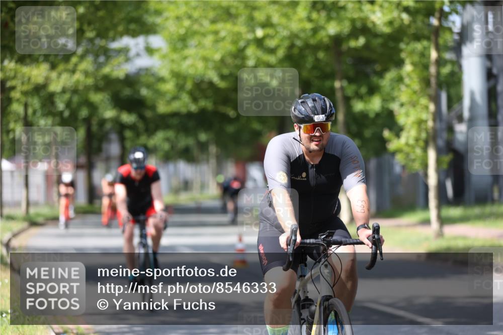 10.08.2025 - GEWOBA Citytriathlon Bremen Yannick Fuchs http://msf.ph/oto/8546333 10.08.2025 13:01:40 Radfahren 608, 663, 703, 716, 754, 800, 816, 819, 828, 851, 923 meine-sportfotos.de