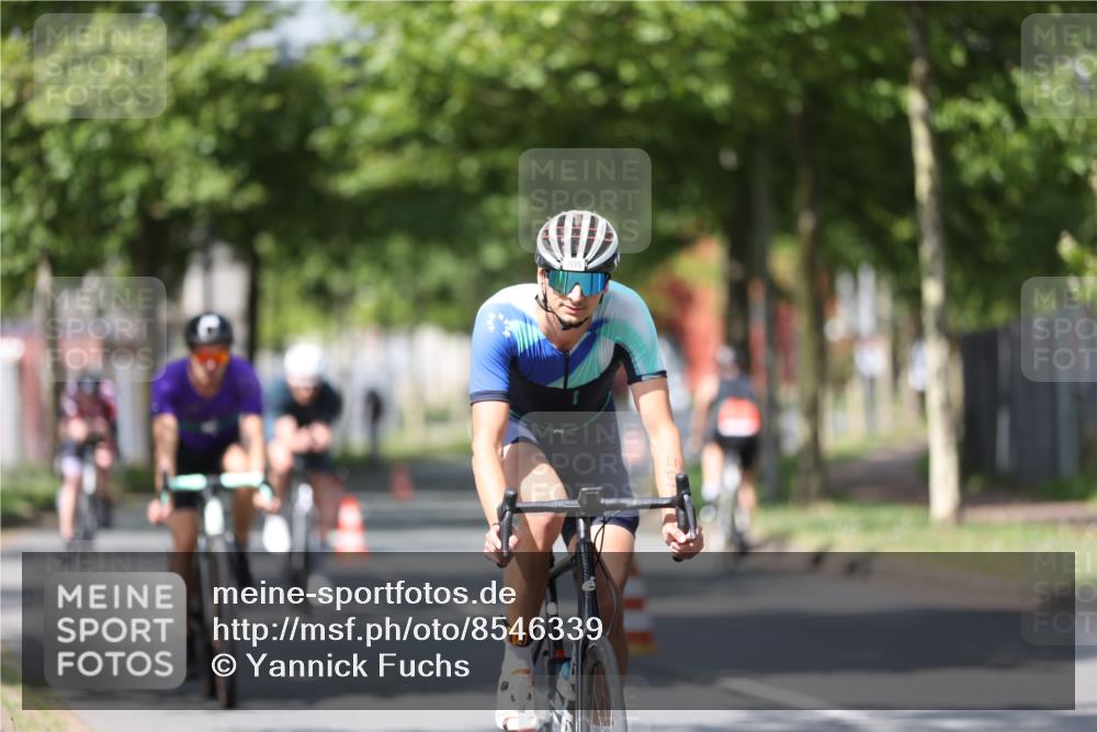 10.08.2025 - GEWOBA Citytriathlon Bremen Yannick Fuchs http://msf.ph/oto/8546339 10.08.2025 12:07:39 Radfahren 559, 609, 646, 650, 693, 705, 706, 721, 723, 740, 815, 879 meine-sportfotos.de