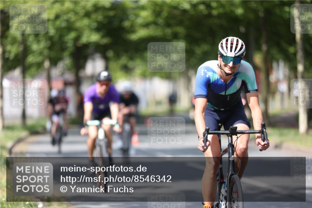 10.08.2025 - GEWOBA Citytriathlon Bremen Yannick Fuchs http://msf.ph/oto/8546342 10.08.2025 12:07:39 Radfahren 559, 609, 646, 650, 693, 705, 706, 721, 723, 740, 815, 879 meine-sportfotos.de