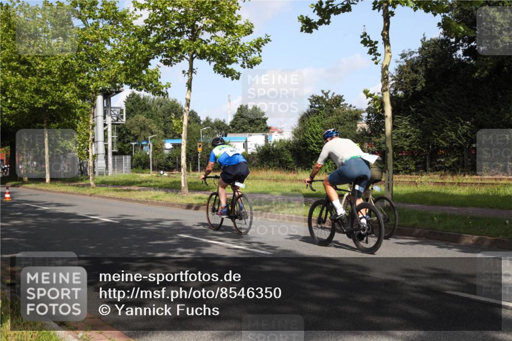 10.08.2025 - GEWOBA Citytriathlon Bremen Yannick Fuchs http://msf.ph/oto/8546350 10.08.2025 10:39:30 Radfahren 59, 87, 95, 107, 165, 185, 209, 221, 233, 374, 435, 436, 440, 453, 481 meine-sportfotos.de