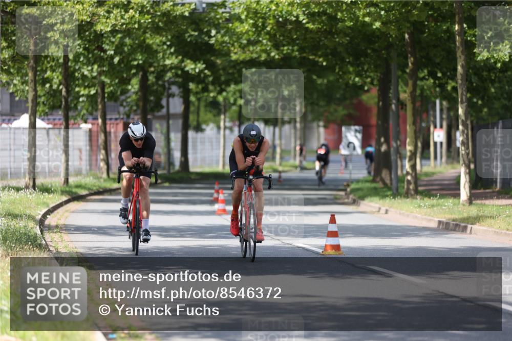 10.08.2025 - GEWOBA Citytriathlon Bremen Yannick Fuchs http://msf.ph/oto/8546372 10.08.2025 13:01:42 Radfahren 608, 663, 703, 716, 754, 800, 816, 819, 828, 851, 923, 953 meine-sportfotos.de