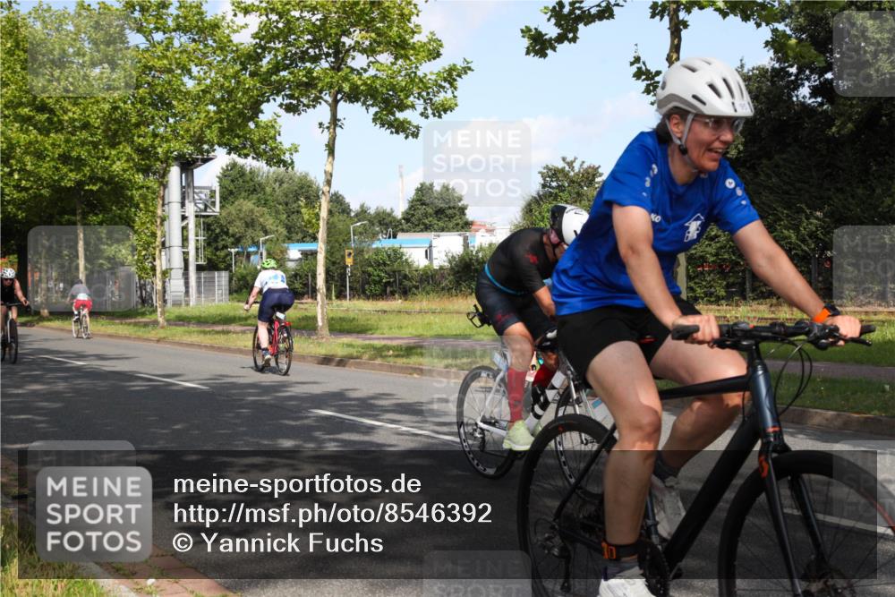 10.08.2025 - GEWOBA Citytriathlon Bremen Yannick Fuchs http://msf.ph/oto/8546392 10.08.2025 10:39:37 Radfahren 59, 87, 95, 185, 193, 201, 209, 221, 233, 374, 435, 436, 440, 453 meine-sportfotos.de