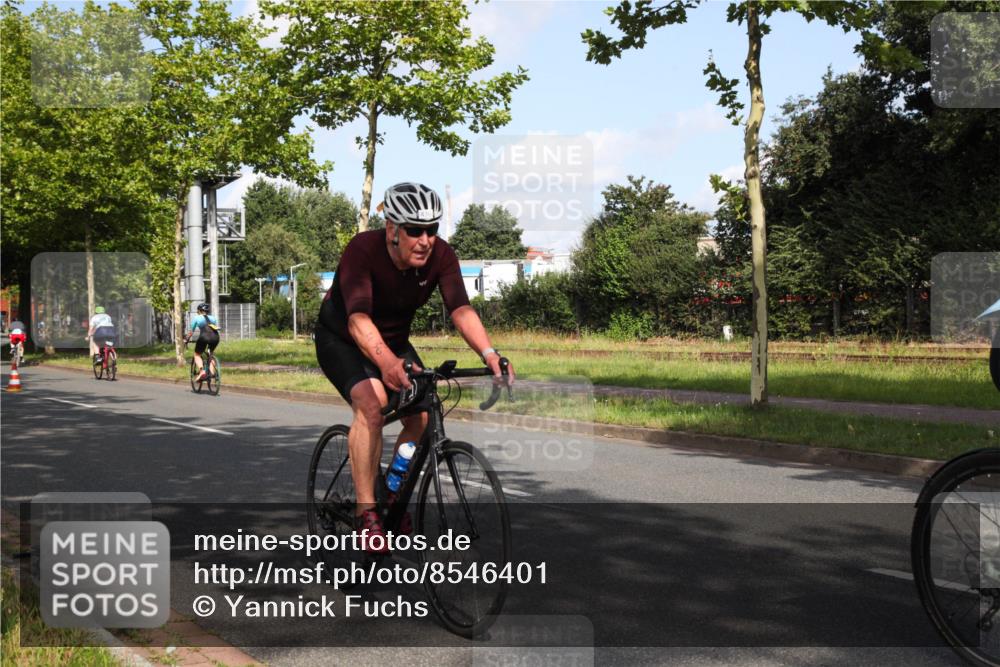 10.08.2025 - GEWOBA Citytriathlon Bremen Yannick Fuchs http://msf.ph/oto/8546401 10.08.2025 10:39:39 Radfahren 59, 87, 95, 143, 185, 193, 201, 209, 221, 233, 374, 435, 436, 440, 453 meine-sportfotos.de
