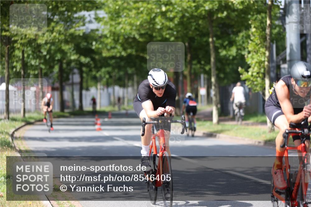 10.08.2025 - GEWOBA Citytriathlon Bremen Yannick Fuchs http://msf.ph/oto/8546405 10.08.2025 13:01:44 Radfahren 608, 663, 703, 716, 754, 800, 816, 819, 828, 851, 923, 953, 964 meine-sportfotos.de