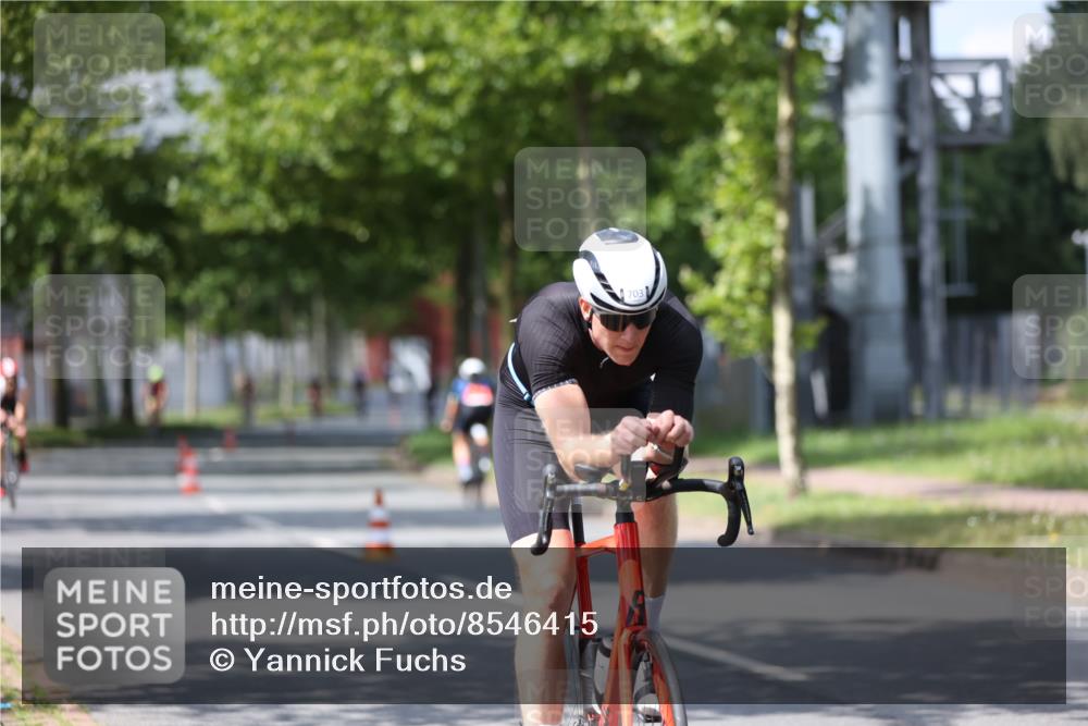 10.08.2025 - GEWOBA Citytriathlon Bremen Yannick Fuchs http://msf.ph/oto/8546415 10.08.2025 13:01:44 Radfahren 608, 663, 703, 716, 754, 800, 816, 819, 828, 851, 923, 953, 964 meine-sportfotos.de