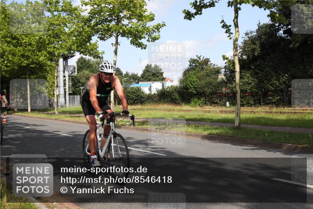 10.08.2025 - GEWOBA Citytriathlon Bremen Yannick Fuchs http://msf.ph/oto/8546418 10.08.2025 10:39:47 Radfahren 55, 57, 59, 77, 87, 95, 143, 185, 193, 201, 209, 221, 374, 398, 435, 436, 496 meine-sportfotos.de