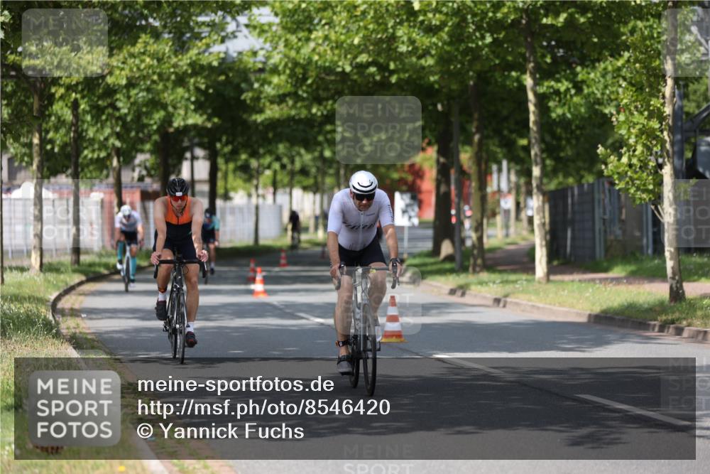10.08.2025 - GEWOBA Citytriathlon Bremen Yannick Fuchs http://msf.ph/oto/8546420 10.08.2025 12:07:43 Radfahren 559, 609, 646, 650, 660, 693, 705, 706, 721, 723, 740, 879 meine-sportfotos.de
