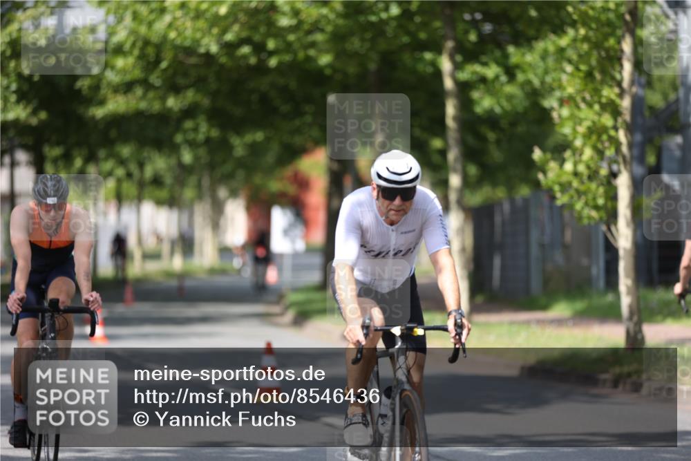 10.08.2025 - GEWOBA Citytriathlon Bremen Yannick Fuchs http://msf.ph/oto/8546436 10.08.2025 12:07:44 Radfahren 559, 609, 646, 650, 660, 693, 705, 706, 721, 723, 740, 879 meine-sportfotos.de