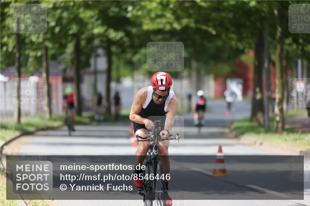 10.08.2025 - GEWOBA Citytriathlon Bremen Yannick Fuchs http://msf.ph/oto/8546446 10.08.2025 13:01:47 Radfahren 586, 608, 663, 703, 716, 754, 816, 819, 828, 842, 851, 923, 953, 964 meine-sportfotos.de