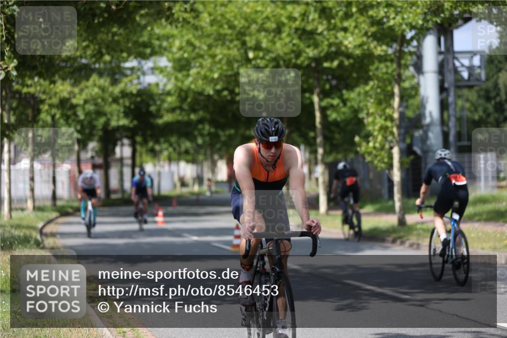 10.08.2025 - GEWOBA Citytriathlon Bremen Yannick Fuchs http://msf.ph/oto/8546453 10.08.2025 12:07:45 Radfahren 559, 609, 646, 660, 693, 696, 698, 705, 706, 721, 723, 740, 879 meine-sportfotos.de