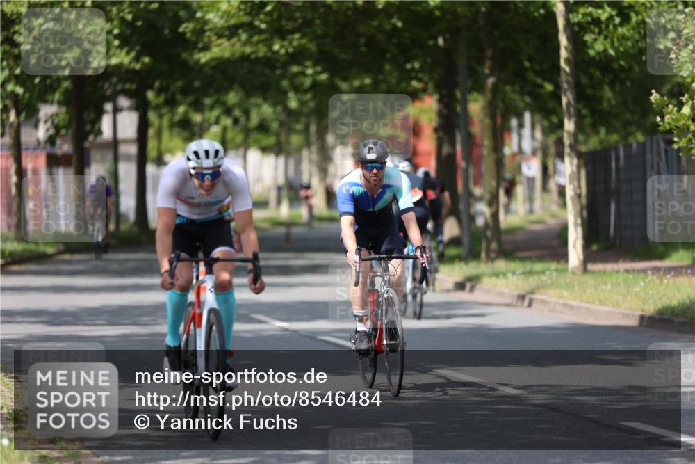 10.08.2025 - GEWOBA Citytriathlon Bremen Yannick Fuchs http://msf.ph/oto/8546484 10.08.2025 12:07:46 Radfahren 559, 609, 646, 660, 693, 696, 698, 705, 706, 721, 723, 740, 879 meine-sportfotos.de