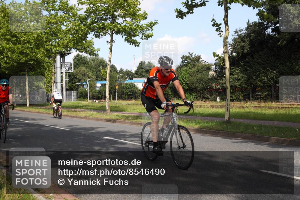 10.08.2025 - GEWOBA Citytriathlon Bremen Yannick Fuchs http://msf.ph/oto/8546490 10.08.2025 10:40:11 Radfahren 1, 11, 47, 55, 57, 61, 79, 91, 135, 197, 227, 398 meine-sportfotos.de
