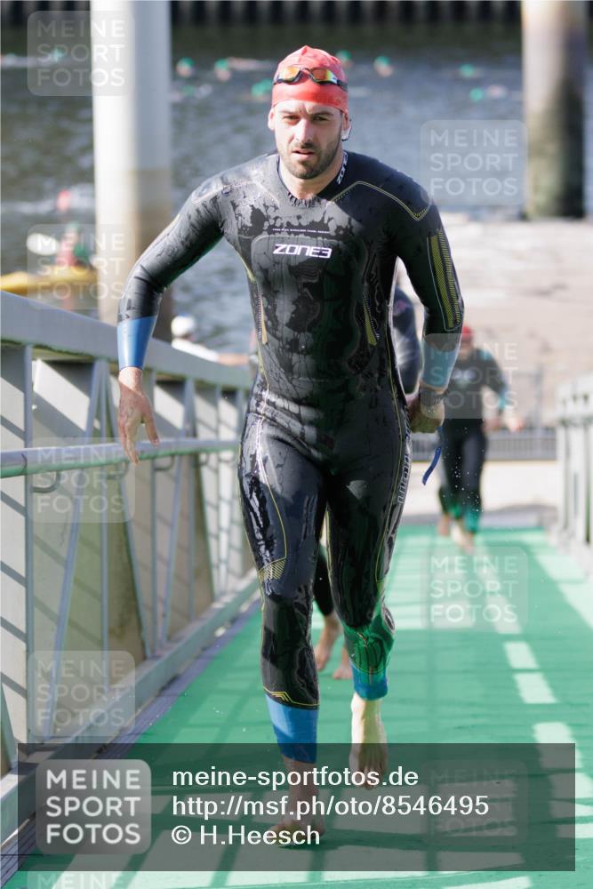 10.08.2025 - GEWOBA Citytriathlon Bremen H.Heesch http://msf.ph/oto/8546495 10.08.2025 10:18:22 Schwimmen 354, 386, 407, 414, 423, 471, 508 meine-sportfotos.de