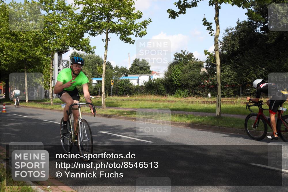 10.08.2025 - GEWOBA Citytriathlon Bremen Yannick Fuchs http://msf.ph/oto/8546513 10.08.2025 10:40:19 Radfahren 1, 11, 39, 47, 61, 65, 79, 91, 125, 135, 197, 227, 229 meine-sportfotos.de