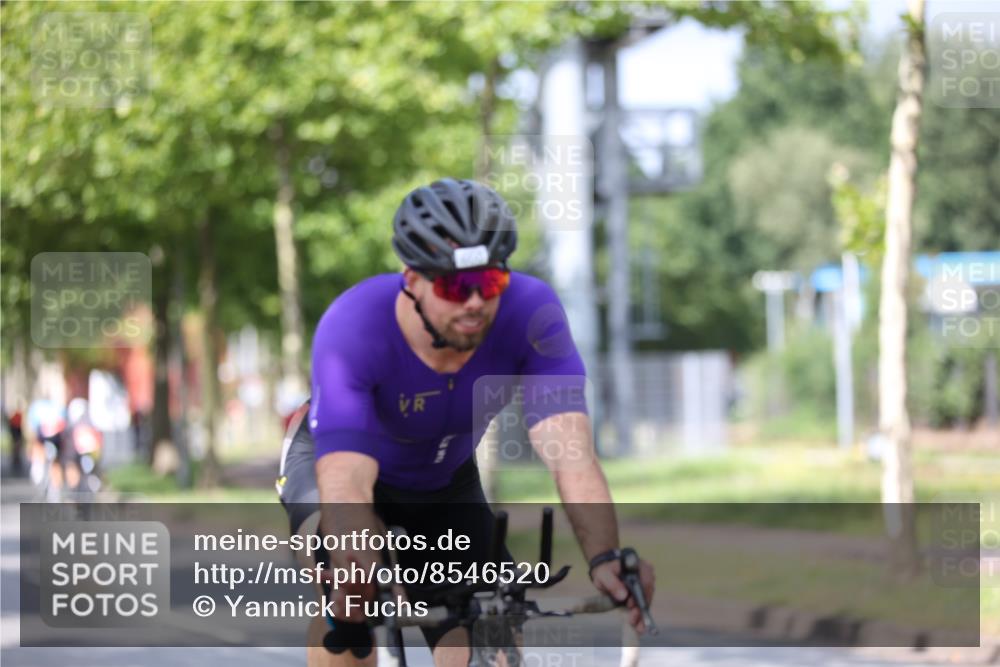 10.08.2025 - GEWOBA Citytriathlon Bremen Yannick Fuchs http://msf.ph/oto/8546520 10.08.2025 12:07:52 Radfahren 559, 574, 609, 646, 660, 693, 696, 698, 705, 706, 721, 723, 879 meine-sportfotos.de
