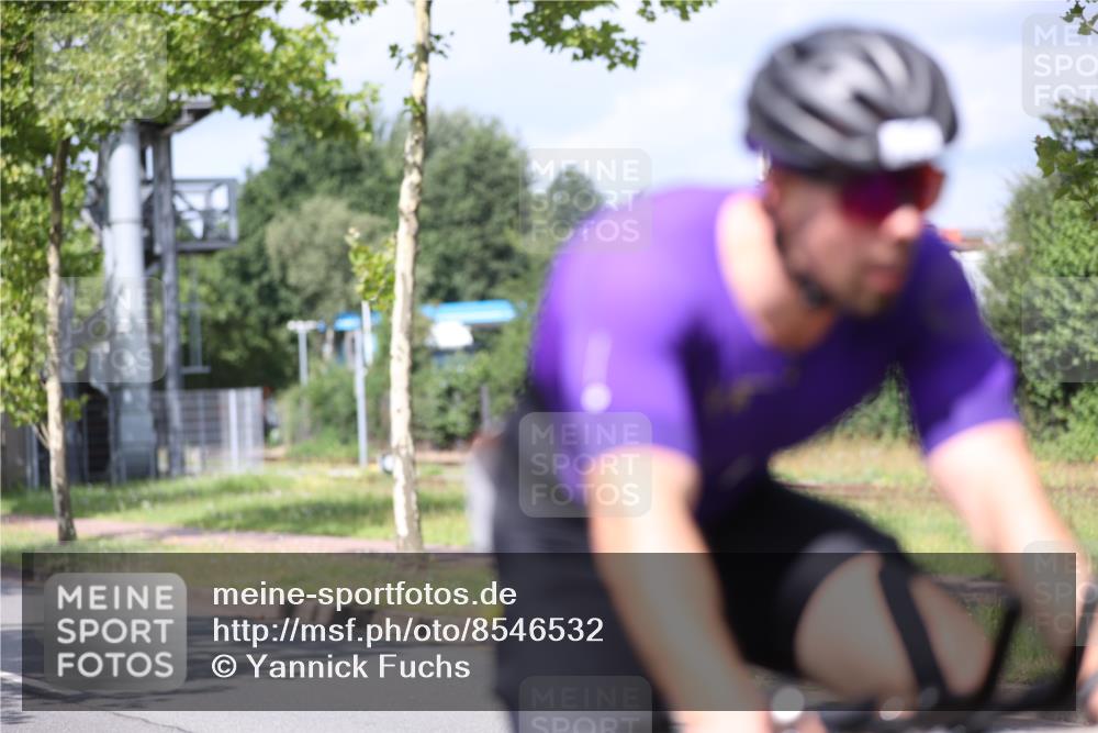 10.08.2025 - GEWOBA Citytriathlon Bremen Yannick Fuchs http://msf.ph/oto/8546532 10.08.2025 12:07:53 Radfahren 559, 574, 609, 646, 660, 693, 696, 698, 705, 706, 721, 723, 879 meine-sportfotos.de