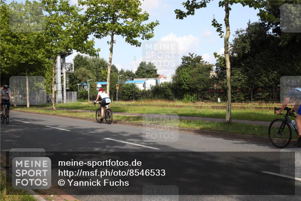 10.08.2025 - GEWOBA Citytriathlon Bremen Yannick Fuchs http://msf.ph/oto/8546533 10.08.2025 10:40:28 Radfahren 1, 11, 23, 39, 47, 65, 125, 135, 229, 368 meine-sportfotos.de
