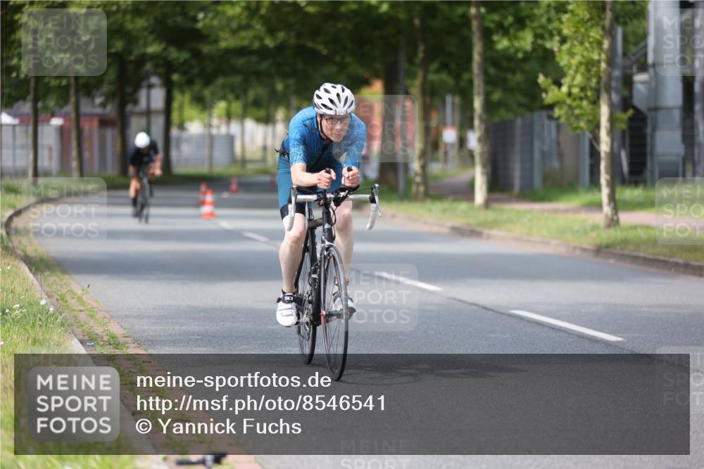 10.08.2025 - GEWOBA Citytriathlon Bremen Yannick Fuchs http://msf.ph/oto/8546541 10.08.2025 13:01:58 Radfahren 586, 703, 731, 828, 842, 923, 953, 964, 1011 meine-sportfotos.de